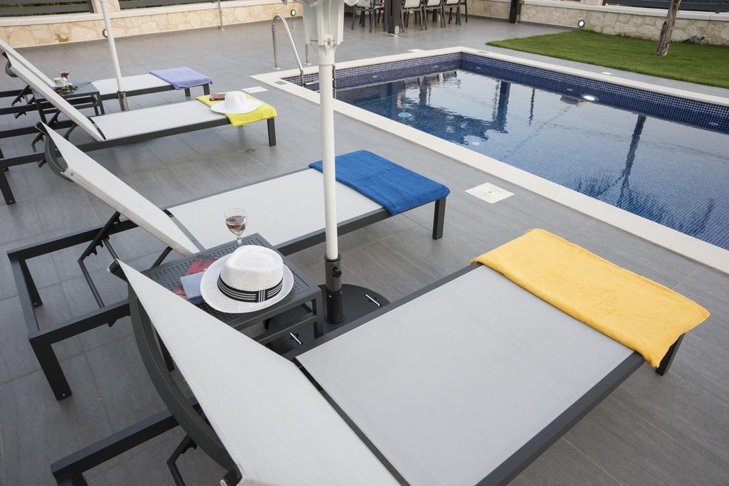 Villa-Azalea Almirida Habitación foto